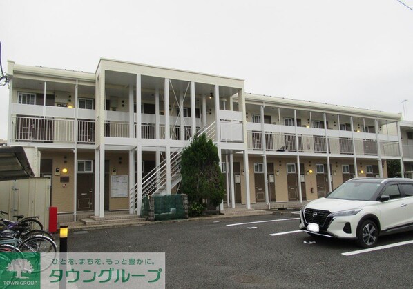 レオパレスサンピュアIの物件外観写真